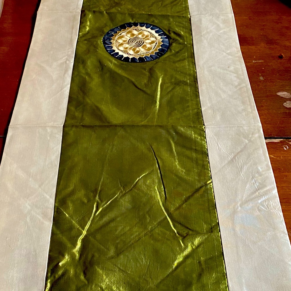 Table runner